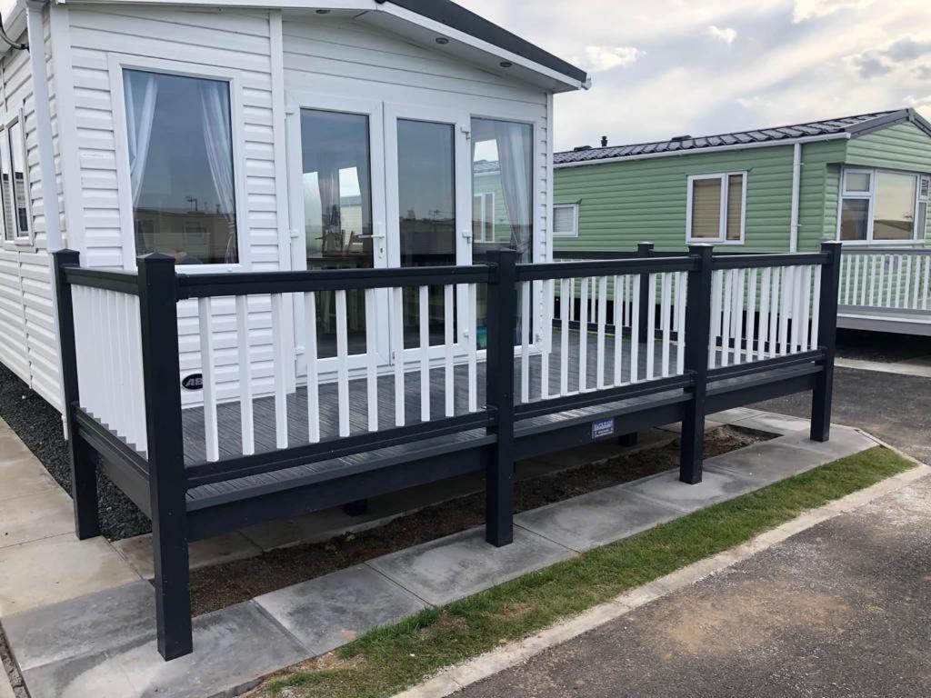 Pg177 Golden Palm Resort 8 Berth Caravan With Decking 채플 세인트 레오나즈 외부 사진
