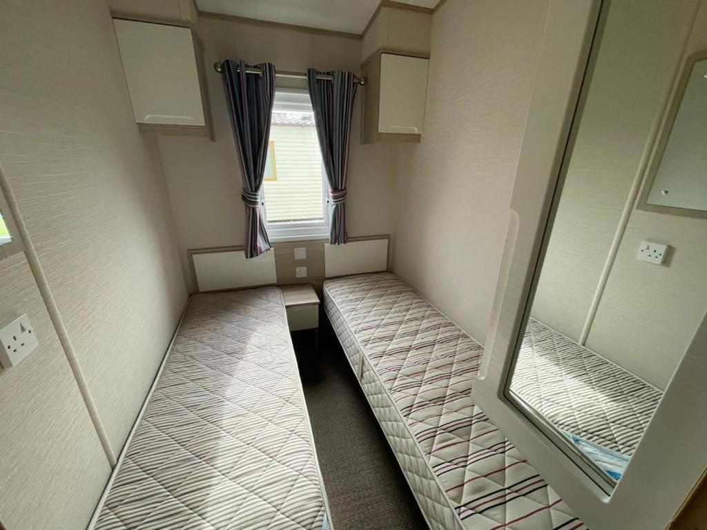 Pg177 Golden Palm Resort 8 Berth Caravan With Decking 채플 세인트 레오나즈 외부 사진