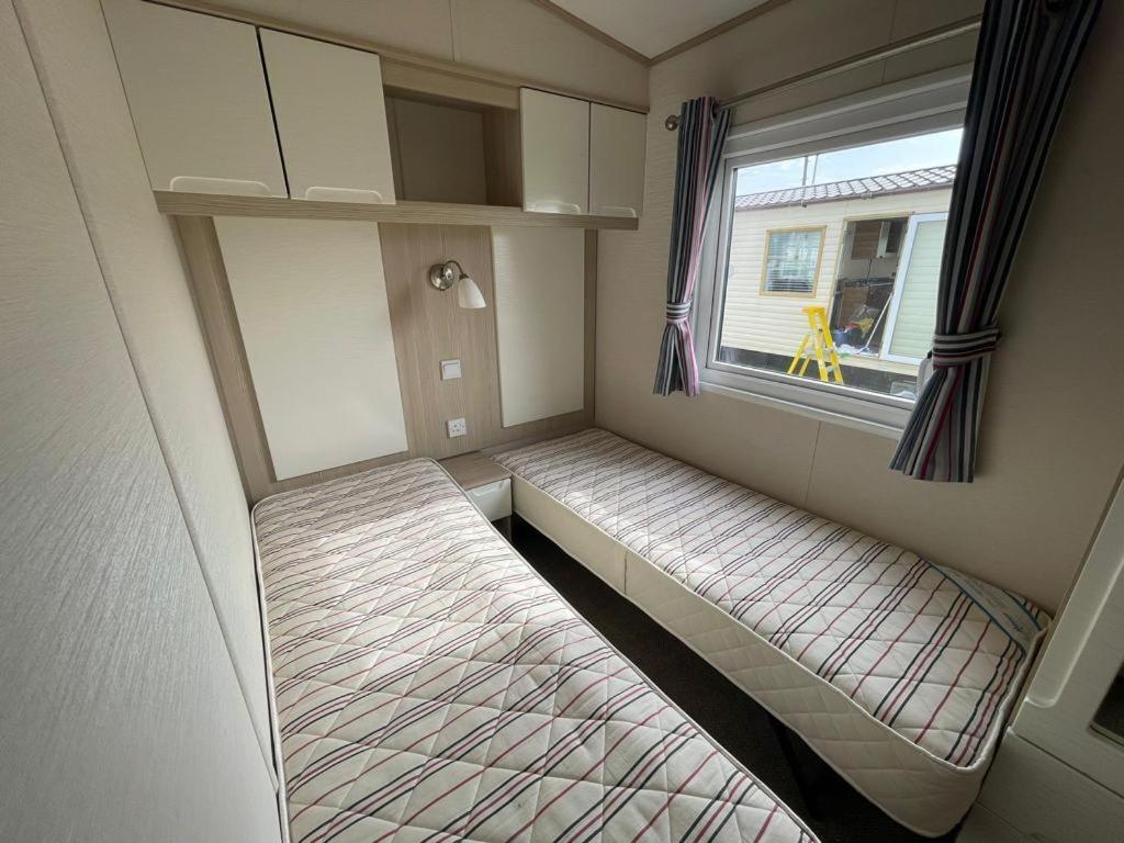 Pg177 Golden Palm Resort 8 Berth Caravan With Decking 채플 세인트 레오나즈 외부 사진